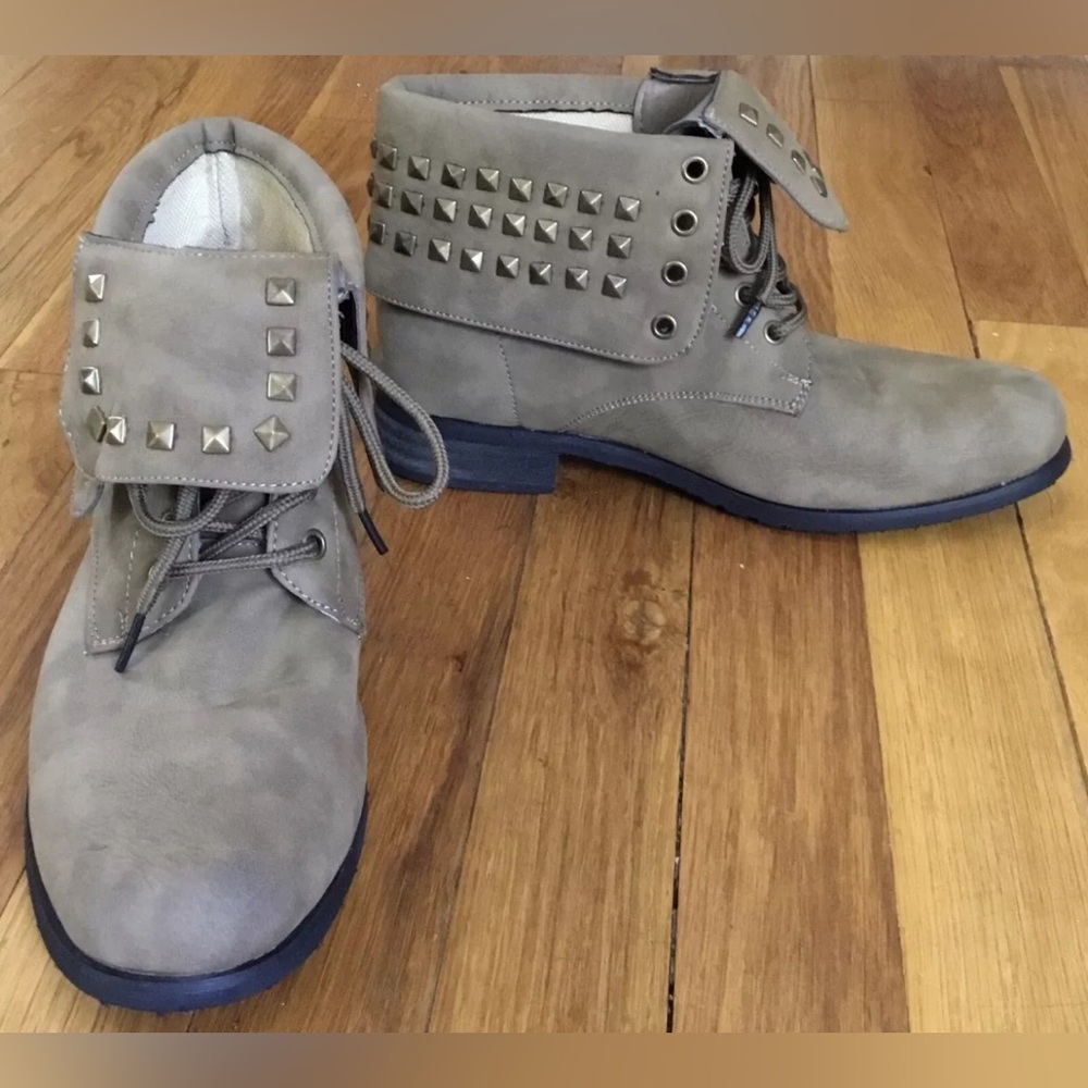 CA COLLECTION BY CARRINI brown tan bronze studded ankle lace Up boots shoes 7 M